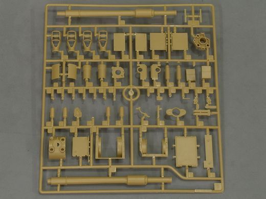 Збірна модель 1/35 M109A2 самохідна 155-мм гаубиця, з робочими траками T-136, Kinetic K61006