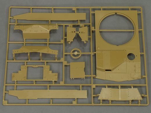 Збірна модель 1/35 M109A2 самохідна 155-мм гаубиця, з робочими траками T-136, Kinetic K61006