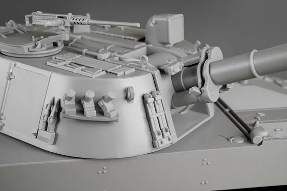 Збірна модель 1/35 M109A2 самохідна 155-мм гаубиця, з робочими траками T-136, Kinetic K61006