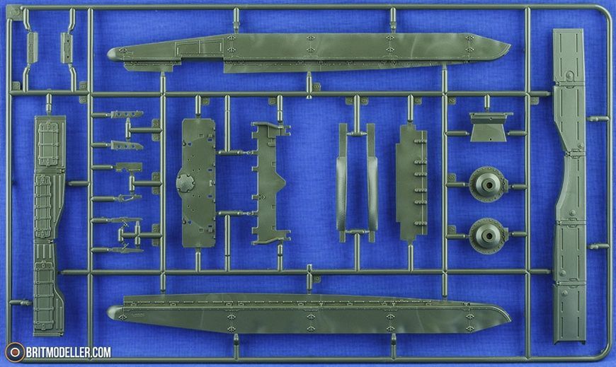 Збірна модель 1/35 Т-72 "Урал" з повним інтер'єром, Amusing Hobby 35A052