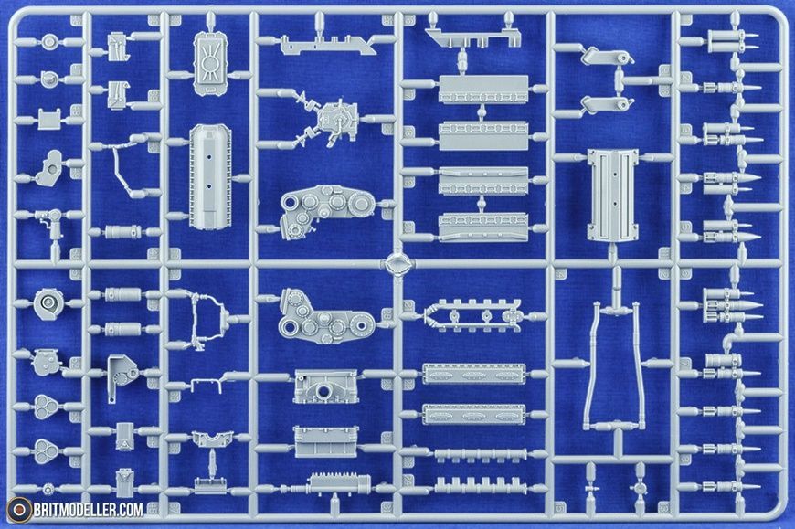 Збірна модель 1/35 Т-72 "Урал" з повним інтер'єром, Amusing Hobby 35A052