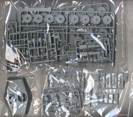 Збірна модель 1/35 King Tiger Henschel, пізніх випусків з траками Kgs 73/800/152, s.Pz.Abt.506, Dragon 6900