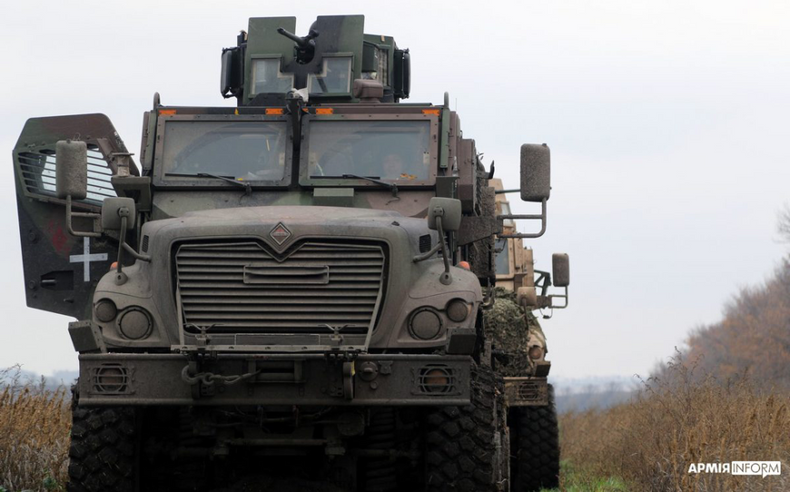Збірна модель 1/35 International MaxxPro MRAP, Kinetic K61017