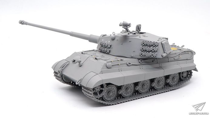 Збірна модель 1/35 PzKpfw.VI Ausf.B Kingtiger пізніх випусків (2 в 1), Takom 2130