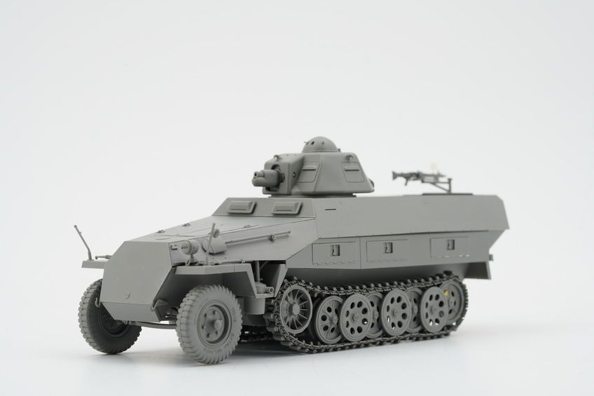 Збірна модель 1/35 Sd.Kfz.251 Ausf.D з баштою R35 (FFI, Руаян 1945), Border Model BT-042