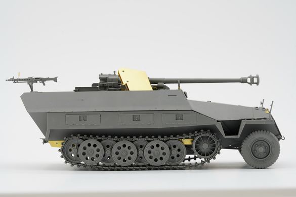 Збірна модель 1/35 Sd.Kfz.251/22 Ausf.D з гарматою 7,5 cm PaK 40 &laquo;Pakwagen&raquo;, Border Model BT-043