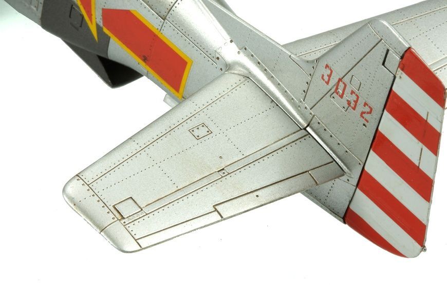 Збірна модель 1/48 Винищувач P-51D/K Mustang, Повітряні сили Китаю, Meng LS-005
