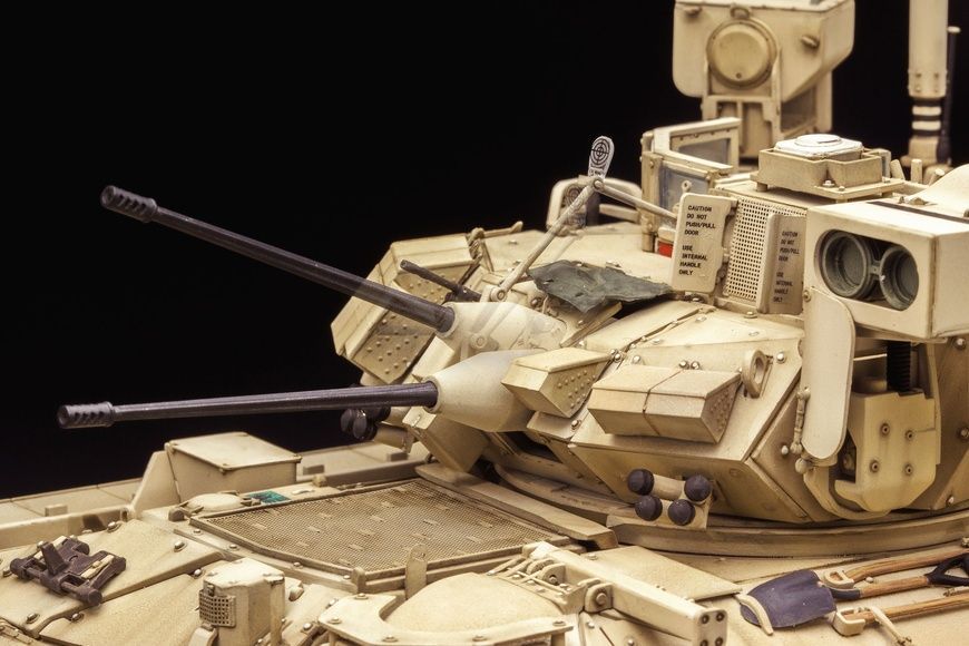 Збірна модель 1/35 M3A3 Bradley w/BUSK III, Meng SS-006