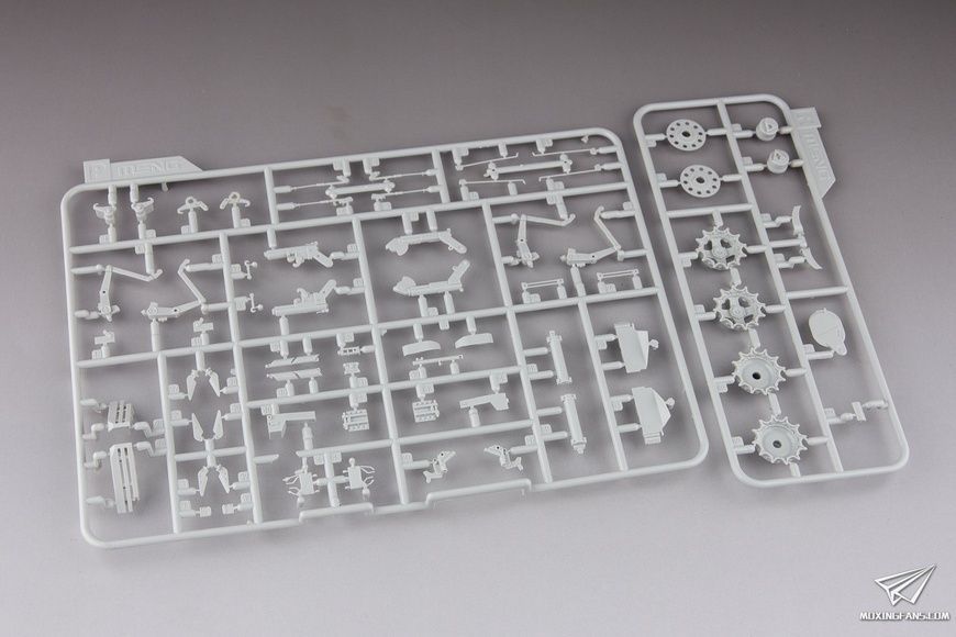 Збірна модель 1/35 Т-72Б3М з мінним тралом КМТ-8, Meng TS-053