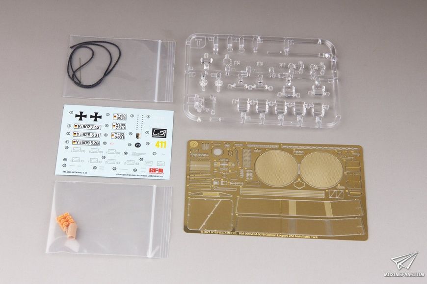 Збірна модель 1/35 Leopard 2A6, з робочими траками, RFM RM-5065