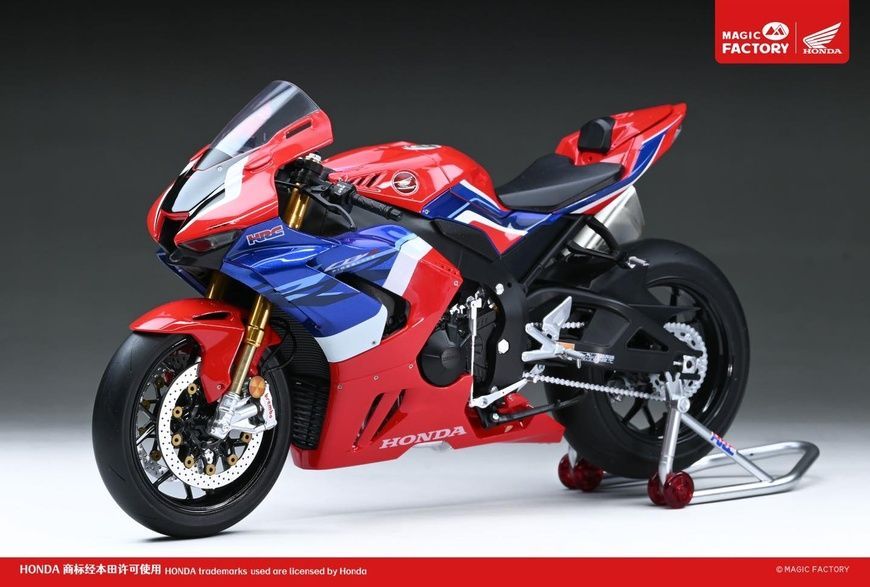 Збірна модель 1/9 Honda CBR1000RR-R Fireblade SP &mdash; попередньо пофарбована, без клею (Snap-Fit), Magic Factory 1402