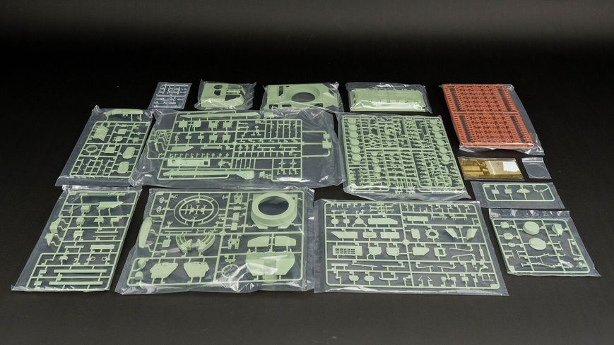 Збірна модель 1/35 ЗСУ-23-4M2/M4 "Шилка" зенітна самохідна установка, Zimi Model ZM35124