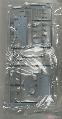 Збірна модель 1/35 Tiger I Pz.Kpfw.VI Ausf.E середніх випусків з циммеритом, танк Отто Каріуса, з Magic Track та доповненнями (2023), Dragon 6888