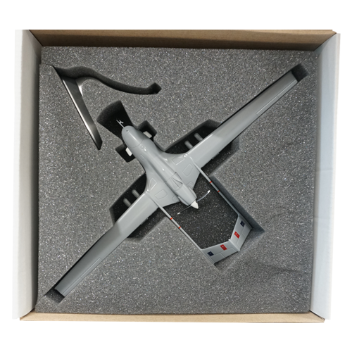 Готова модель БПЛА Baykar Bayraktar TB2 на підставці в 1/48, Baykar BKR-20