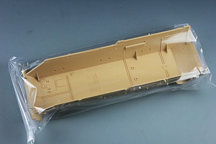 Збірна модель 1/35 Nagmachon "Doghouse" пізніх випусків, Tiger Model 4616