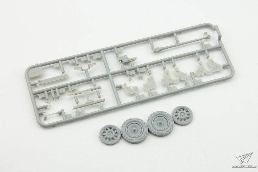 Збірна модель 1/35 Kfz.12 (ранній) з важкою п/т рушницею s.Pz.B.41 на причепі Sd.Ah.32/2, Bronco CB35209