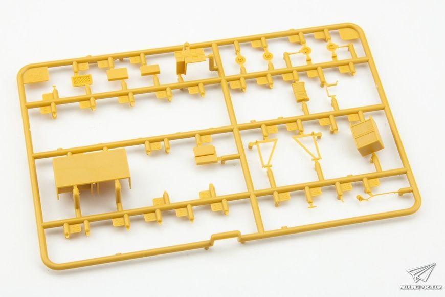 Збірна модель 1/35 Kfz.12 (ранній) з важкою п/т рушницею s.Pz.B.41 на причепі Sd.Ah.32/2, Bronco CB35209