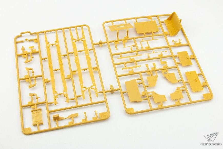 Збірна модель 1/35 Kfz.12 (ранній) з важкою п/т рушницею s.Pz.B.41 на причепі Sd.Ah.32/2, Bronco CB35209