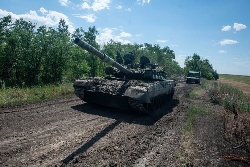 Збірна модель 1/35 Т-80УК основний бойовий танк, RFM RM-5115