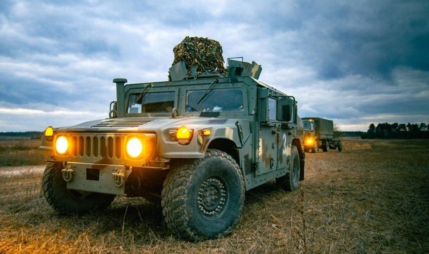 Збірна модель 1/35 HMMWV M1151 Enhanced Armament Carrier, Academy 13415