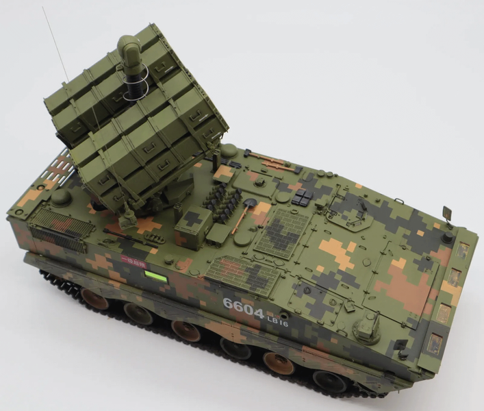 Збірна модель 1/35 AFT-10 китайський багатоцільовий ПТРК, Zimi Model ZM35043