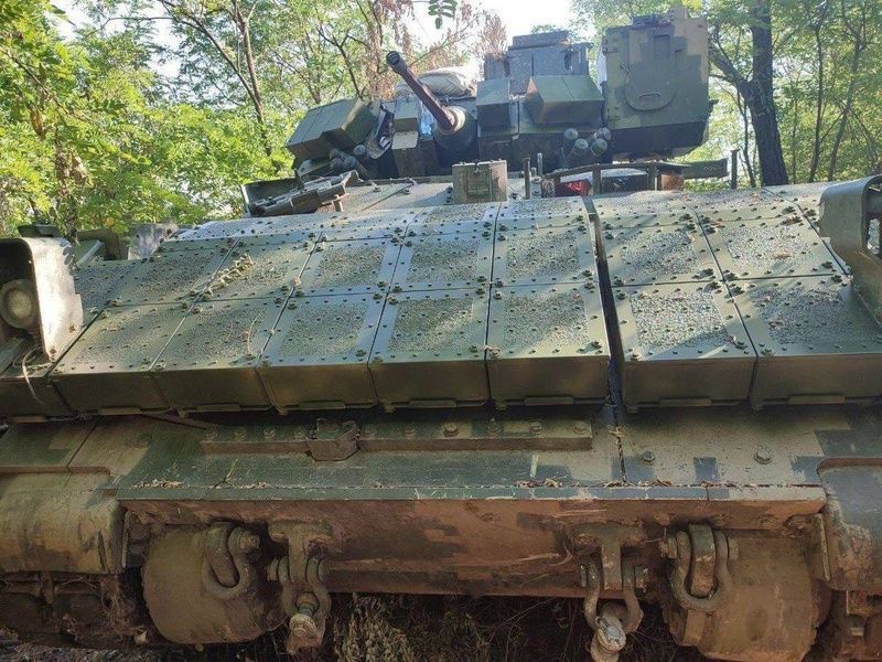 Збірна модель 1/35 M7A3 BFIST Bradley бойова машина управління вогнем, Magic Factory 2006