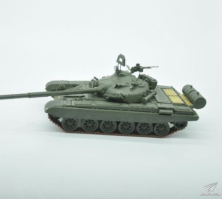 Збірна модель 1/35 Т-72M1 основний бойовий танк, з повним інтер'єром, Amusing Hobby 35A038