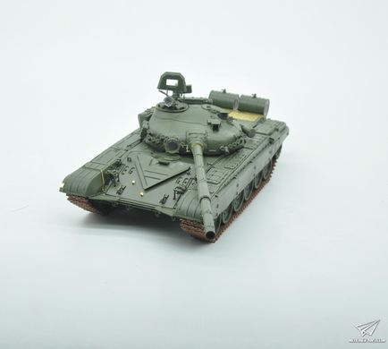 Збірна модель 1/35 Т-72M1 основний бойовий танк, з повним інтер'єром, Amusing Hobby 35A038
