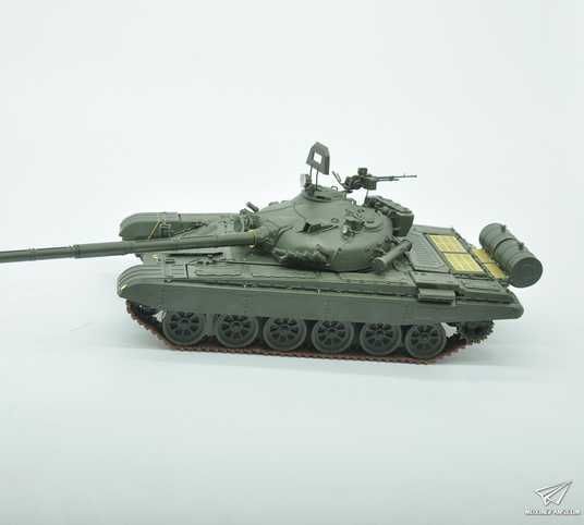 Збірна модель 1/35 Т-72M1 основний бойовий танк, з повним інтер