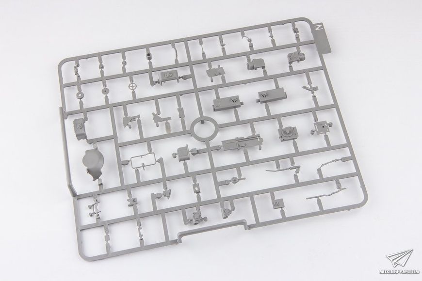 Збірна модель 1/35 Jagdpanzer 38(t) Hetzer ранніх випусків з інтер'єром, Takom 2170