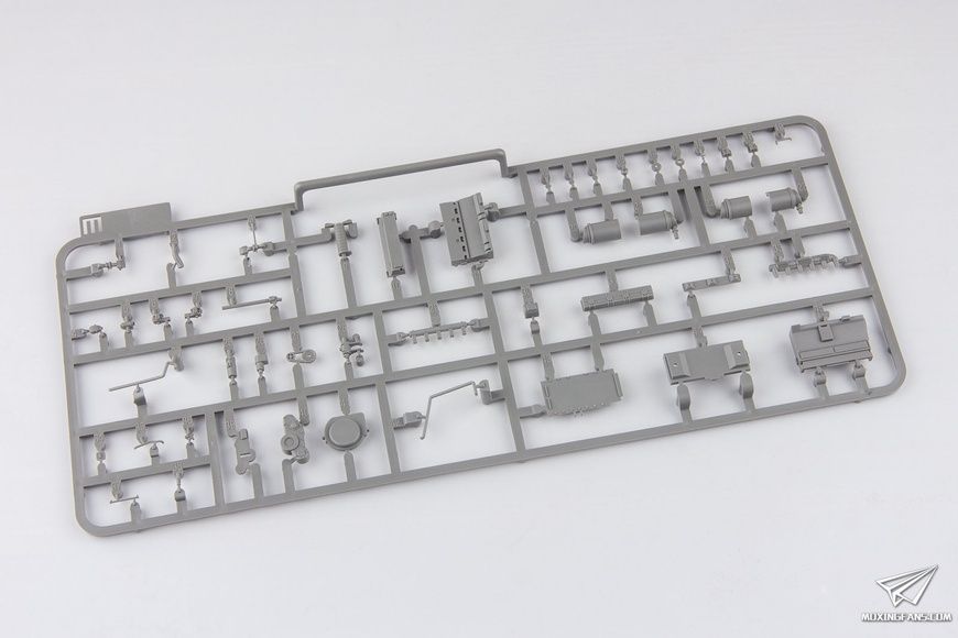 Збірна модель 1/35 Jagdpanzer 38(t) Hetzer ранніх випусків з інтер'єром, Takom 2170