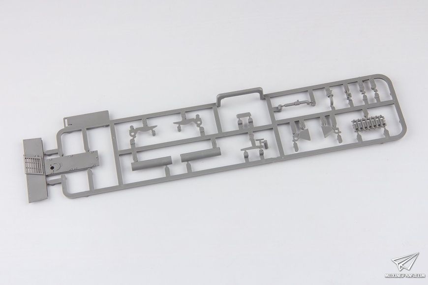 Збірна модель 1/35 Jagdpanzer 38(t) Hetzer ранніх випусків з інтер'єром, Takom 2170