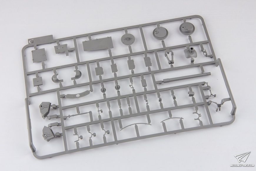 Збірна модель 1/35 Jagdpanzer 38(t) Hetzer ранніх випусків з інтер'єром, Takom 2170