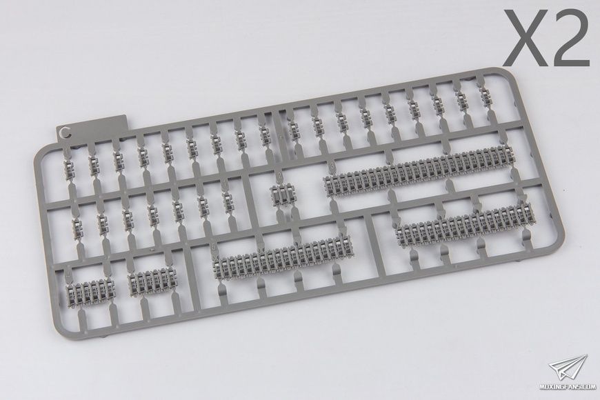 Збірна модель 1/35 Jagdpanzer 38(t) Hetzer ранніх випусків з інтер'єром, Takom 2170