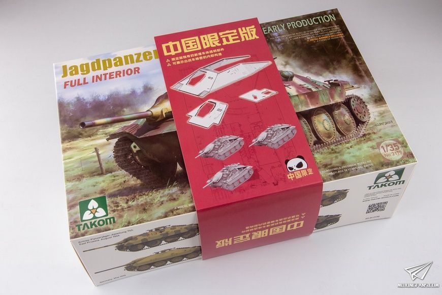Збірна модель 1/35 Jagdpanzer 38(t) Hetzer ранніх випусків з інтер'єром, Takom 2170