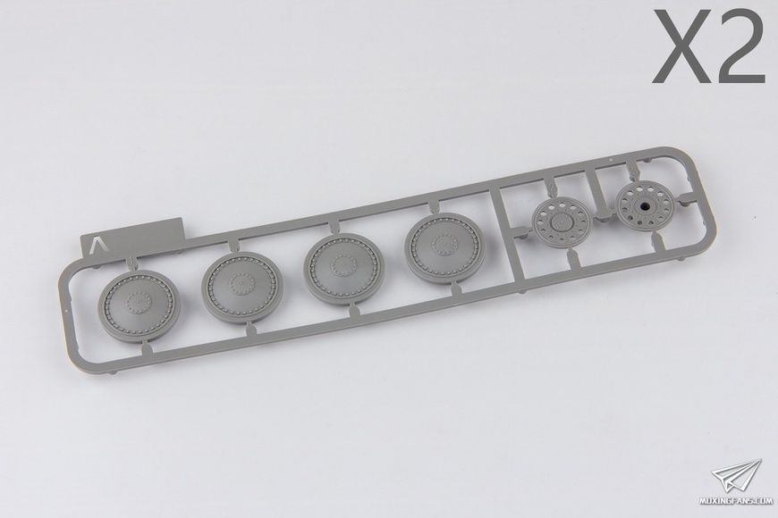 Збірна модель 1/35 Jagdpanzer 38(t) Hetzer ранніх випусків з інтер'єром, Takom 2170
