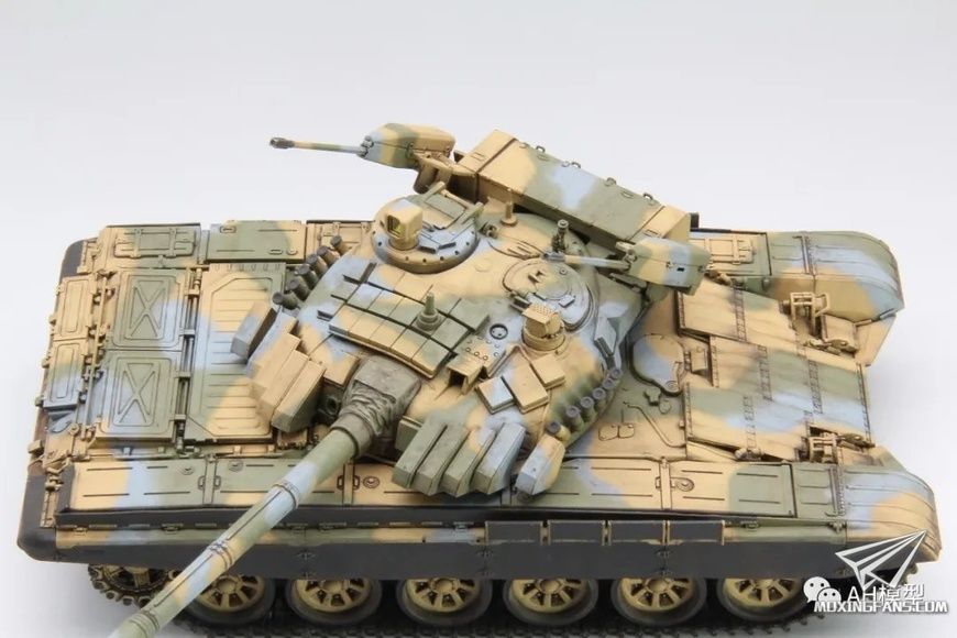 Збірна модель 1/35 Т-72M2 Moderna словацький основний бойовий танк, Amusing Hobby 35A039
