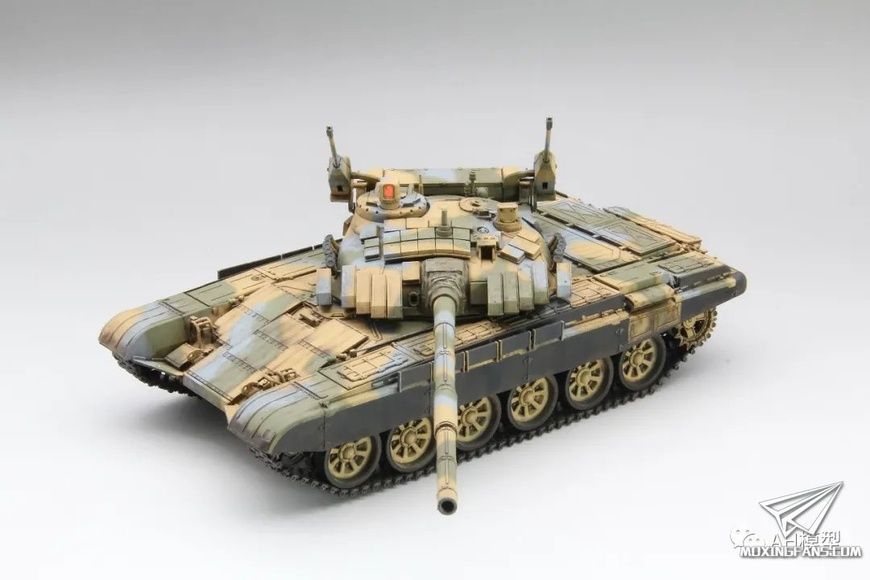 Збірна модель 1/35 Т-72M2 Moderna словацький основний бойовий танк, Amusing Hobby 35A039