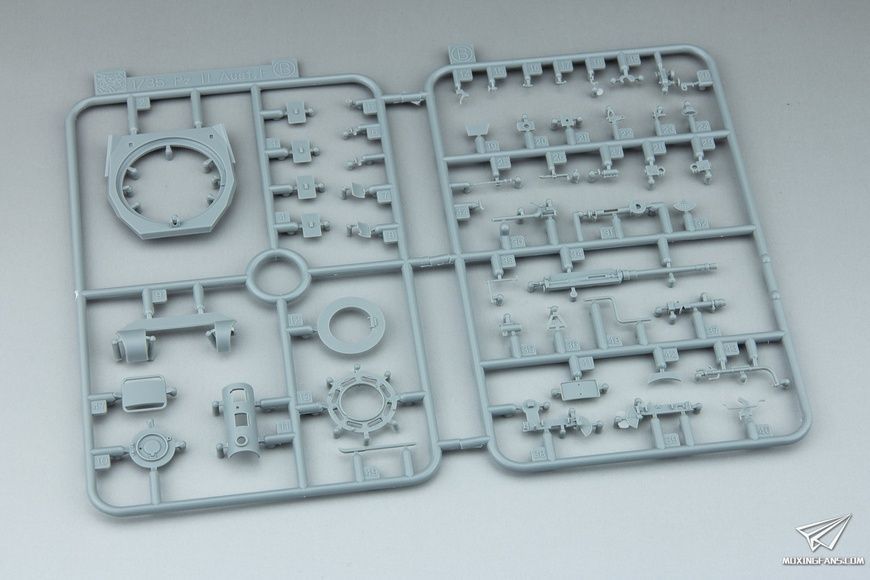 Збірна модель 1/35 PzKpfw II Ausf.F, корпус "Африка", Dragon/Mono MD-002