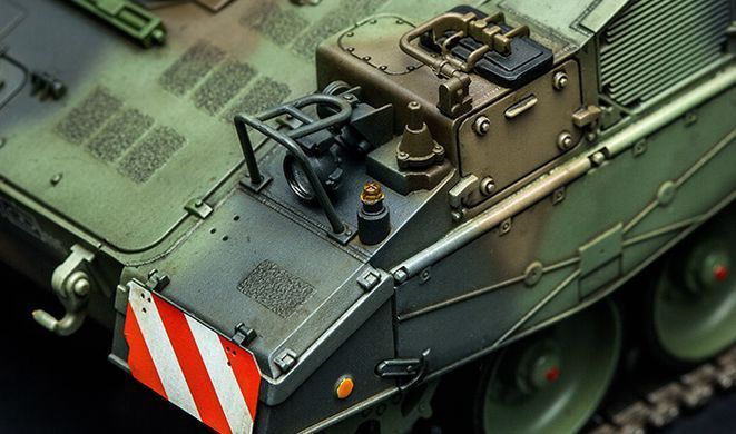 Збірна модель 1/35 Panzerhaubitze 2000 155-мм самохідна гармата-гаубиця, Meng TS-012