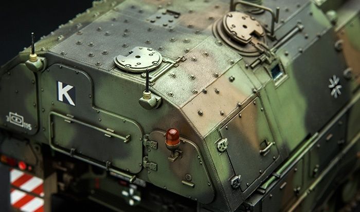 Збірна модель 1/35 Panzerhaubitze 2000 155-мм самохідна гармата-гаубиця, Meng TS-012