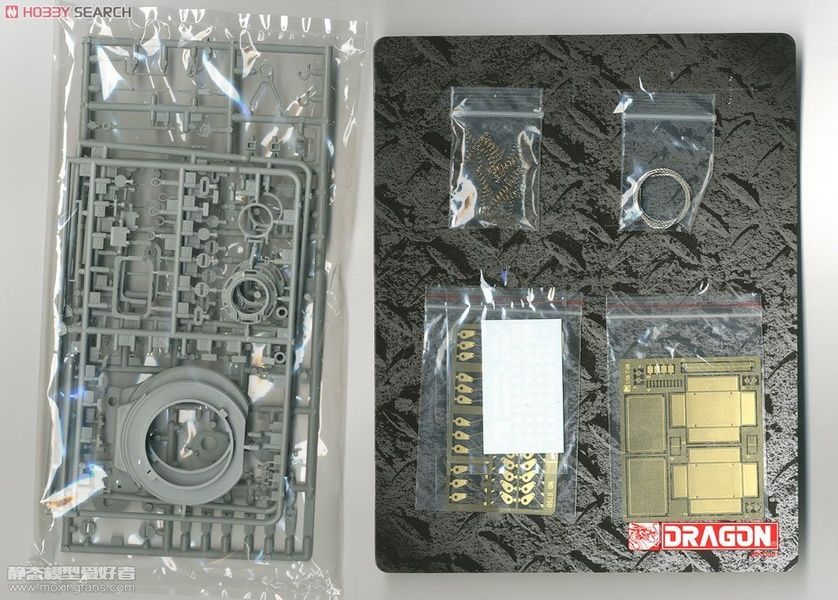 Збірна модель 1/35 T28 американський надважкий танк / штурмова САУ, Dragon 6750