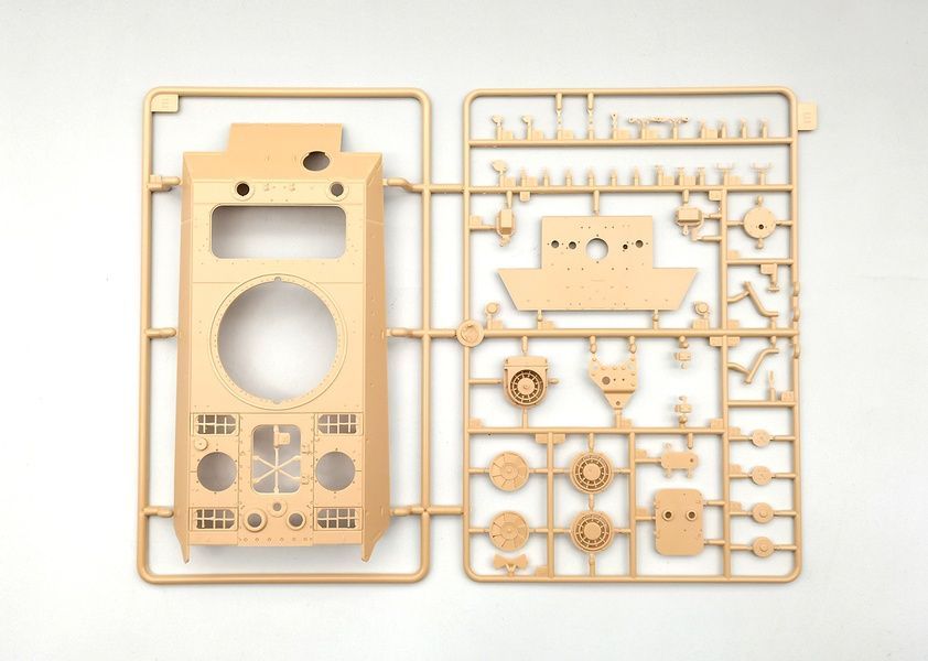 Збірна модель 1/35 Panther II з баштою проєкту Rheinmetall, Amusing Hobby 35A040