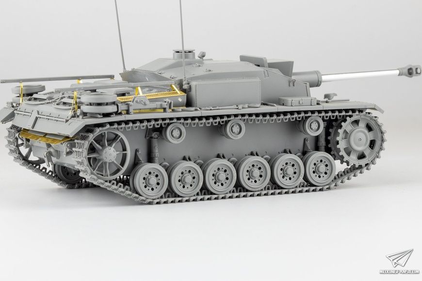 Збірна модель 1/35 StuG.III Ausf.F mit 7.5cm L/48, Takom 8015