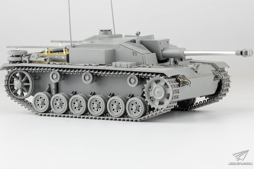 Збірна модель 1/35 StuG.III Ausf.F mit 7.5cm L/48, Takom 8015