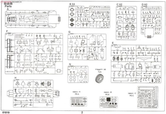 Збірна модель 1/35 ОТРК «Ельбрус» ПУ 9П117М1 з ракетою Р-17, Trumpeter 01019