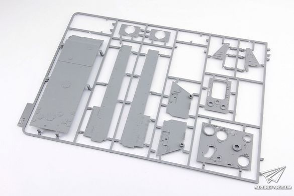 Збірна модель 1/35 Jagdpanther G2 з повним інтер'єром, Takom 2118