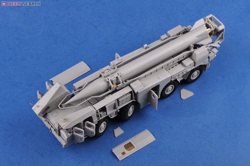 Збірна модель 1/35 ОТРК &laquo;Ельбрус&raquo; ПУ 9П117М1 з ракетою Р-17, Trumpeter 01019